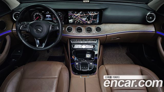 Mercedes-Benz E-Class 2018 — photo 10
