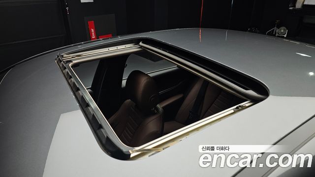 Mercedes-Benz E-Class 2018 — photo 25