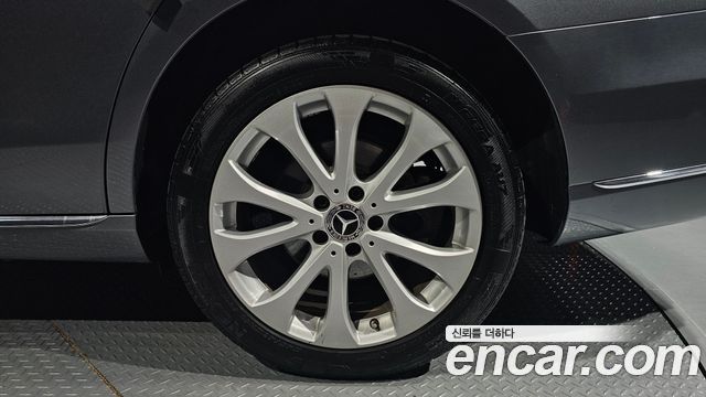 Mercedes-Benz E-Class 2018 — photo 7