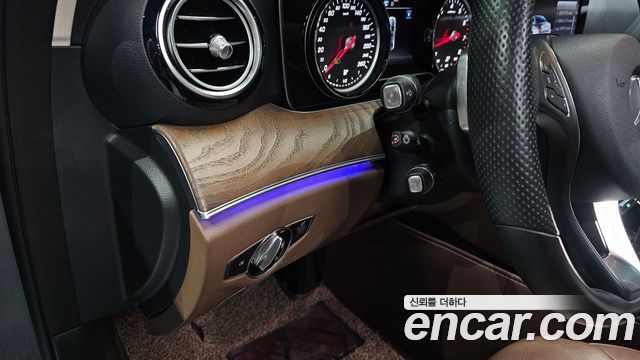 Mercedes-Benz E-Class 2018 — photo 28