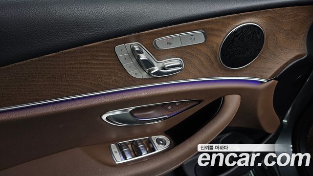 Mercedes-Benz E-Class 2018 — photo 29
