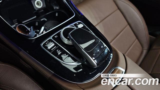 Mercedes-Benz E-Class 2018 — photo 34
