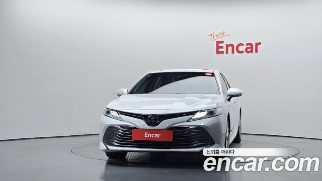 Toyota Camry 2020 — photo 3