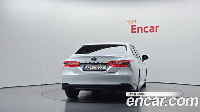 Toyota Camry 2020 — photo 4