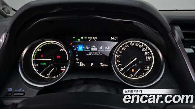 Toyota Camry 2020 — photo 8