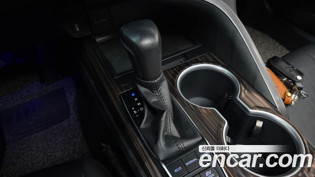 Toyota Camry 2020 — photo 9