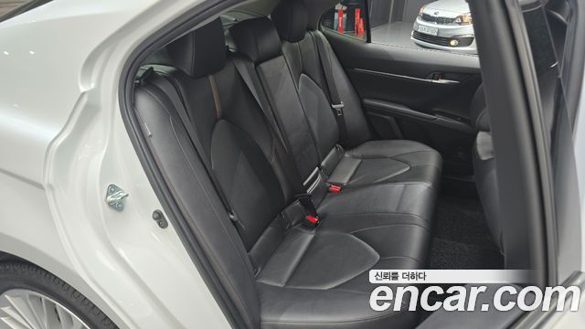 Toyota Camry 2020 — photo 12