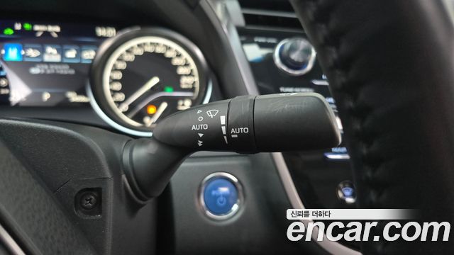 Toyota Camry 2020 — photo 16