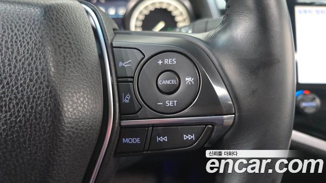 Toyota Camry 2020 — photo 17