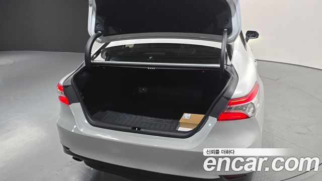 Toyota Camry 2020 — photo 20