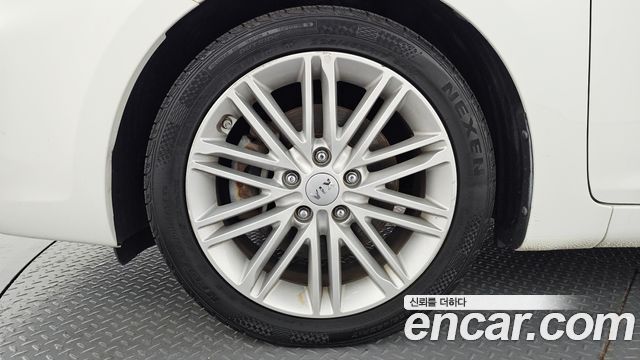 Kia Carens 2017 — photo 5