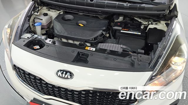Kia Carens 2017 — photo 6