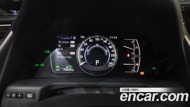 Lexus ES 2021 — photo 8