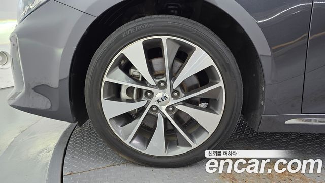 Kia K5 2017 — photo 5