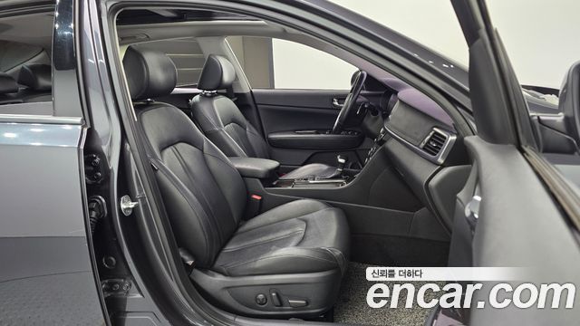 Kia K5 2017 — photo 11