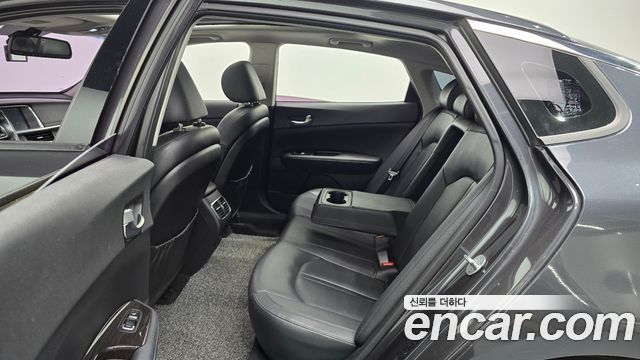 Kia K5 2017 — photo 12