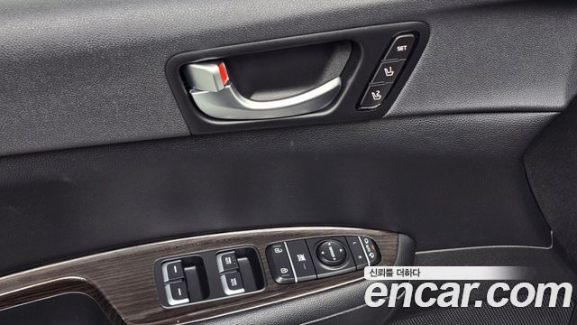 Kia K5 2017 — photo 18