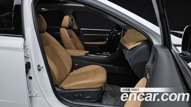 Hyundai Sonata 2023 — photo 16