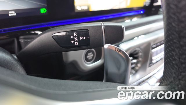 Mercedes-Benz G-Class 2024 — photo 12