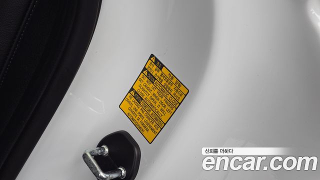 Genesis G80 2022 — photo 26