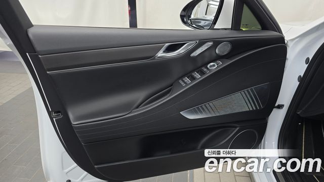 Genesis G80 2022 — photo 14