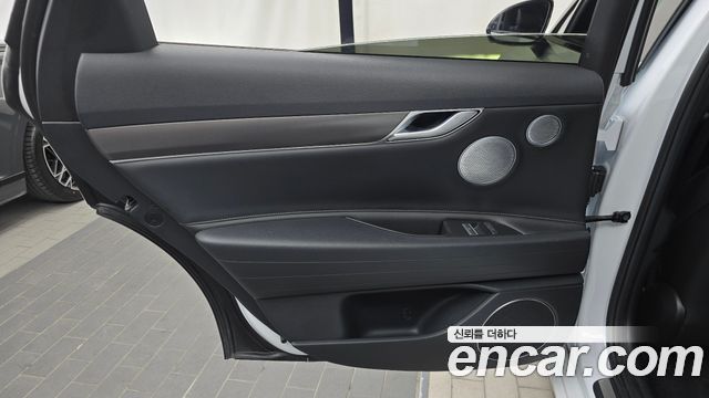 Genesis G80 2022 — photo 15