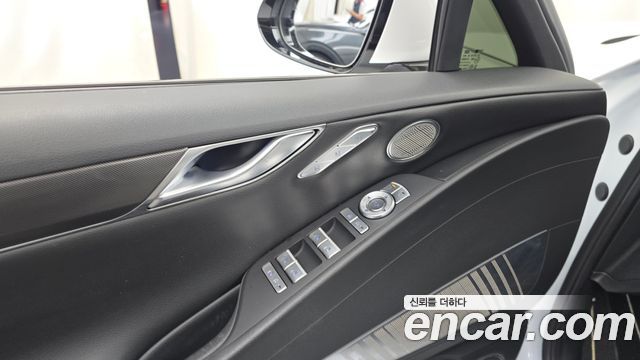 Genesis G80 2022 — photo 30