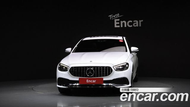 Mercedes-Benz E-Class 2022 — photo 2