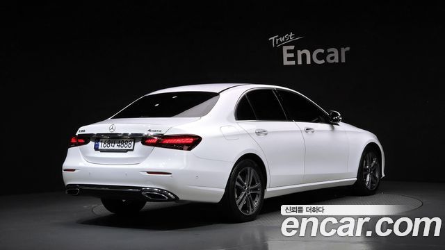 Mercedes-Benz E-Class 2022 — photo 3
