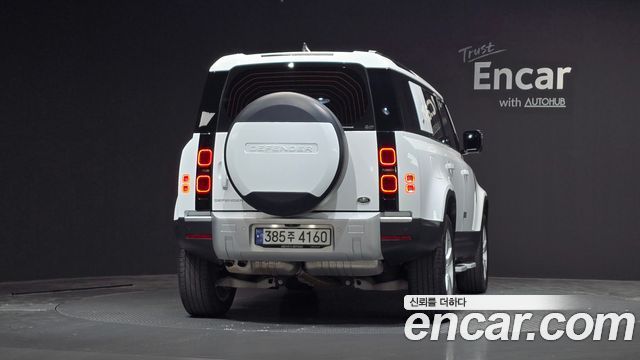 Land Rover Defender 2023 — photo 4