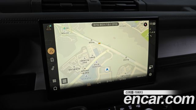 Land Rover Defender 2023 — photo 19