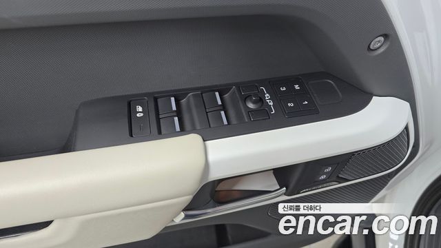 Land Rover Defender 2023 — photo 26