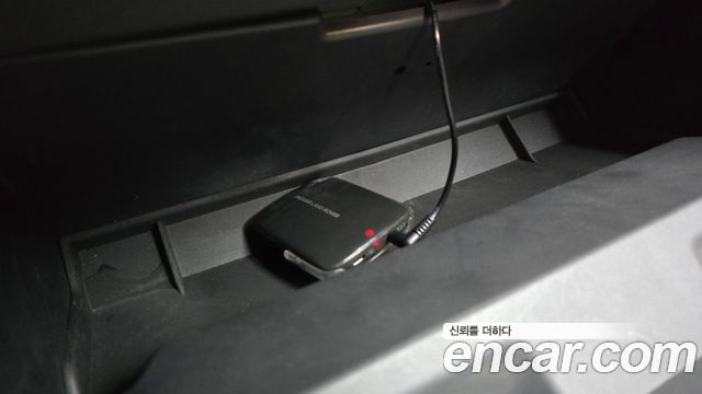 Land Rover Defender 2023 — photo 28