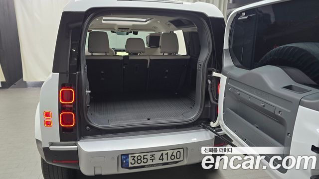 Land Rover Defender 2023 — photo 33