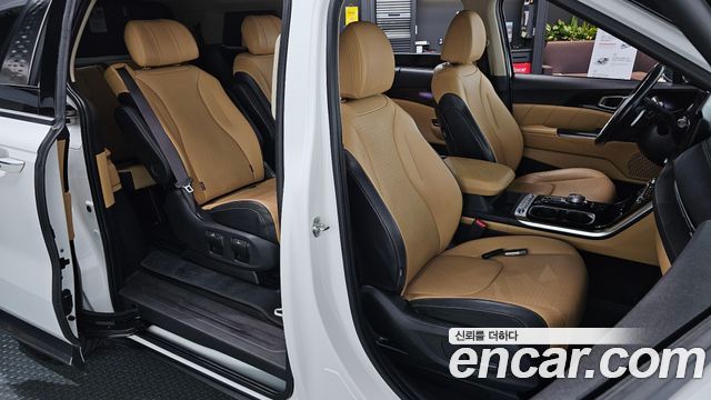 Kia Canival 2022 — photo 17