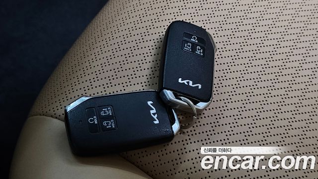 Kia Canival 2022 — photo 32