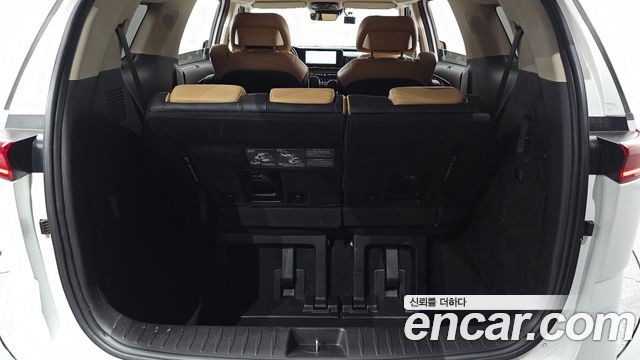 Kia Canival 2022 — photo 34