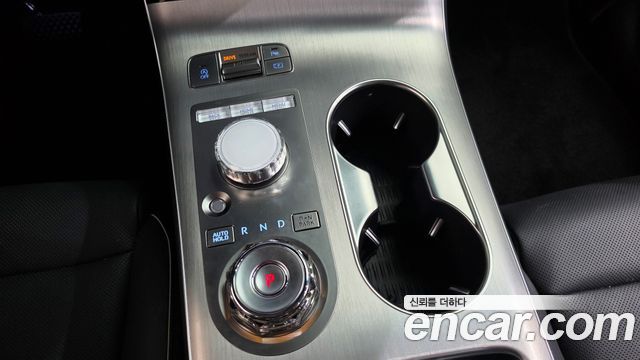 Genesis GV70 2025 — photo 9