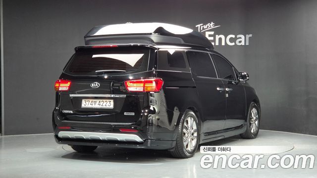 Kia Canival 2017 — photo 2