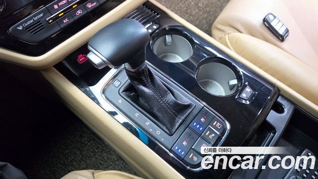 Kia Canival 2017 — photo 12