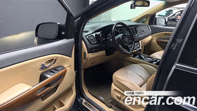 Kia Canival 2017 — photo 13