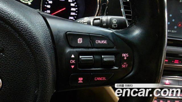 Kia Canival 2017 — photo 21
