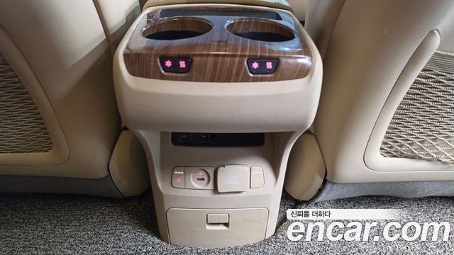 Kia Canival 2017 — photo 23