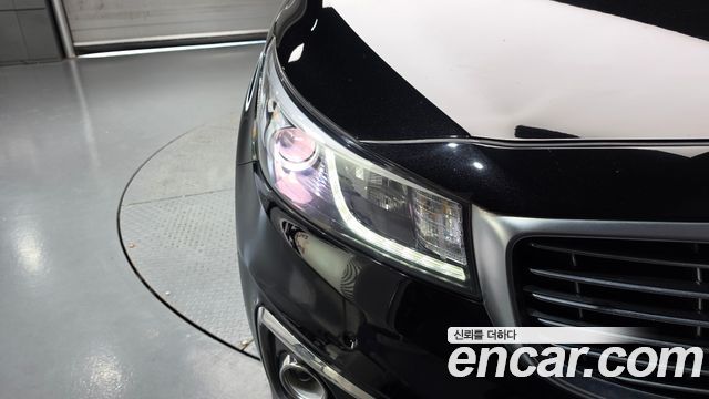 Kia Canival 2017 — photo 8