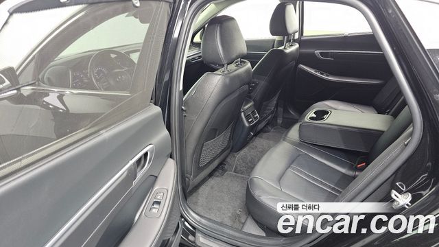 Hyundai Sonata 2022 — photo 11