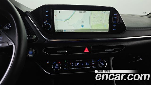 Hyundai Sonata 2022 — photo 16