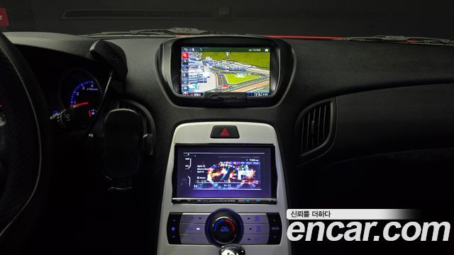 Hyundai Genesis 2010 — photo 14