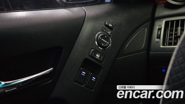 Hyundai Genesis 2010 — photo 17