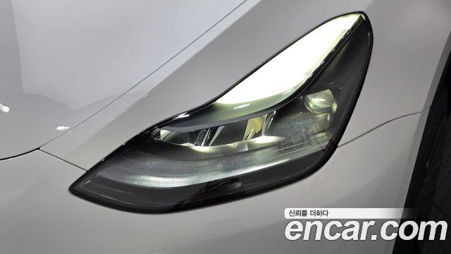 Tesla Model Y 2024 — photo 8