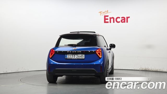 Mini Cooper 2025 — photo 4
